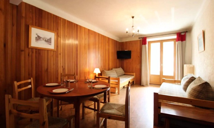 Val Cenis Apartment | Residence Jorcin Lanslebourg - 2 Rooms for 5 People