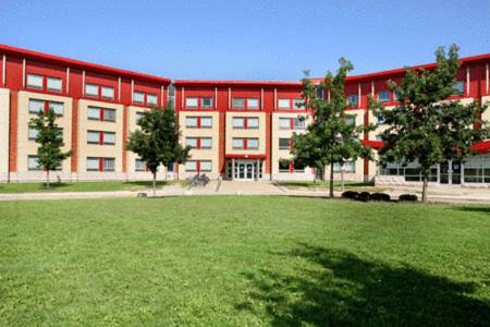 Oakville Apartment | Residence & Conference Centre - Oakville