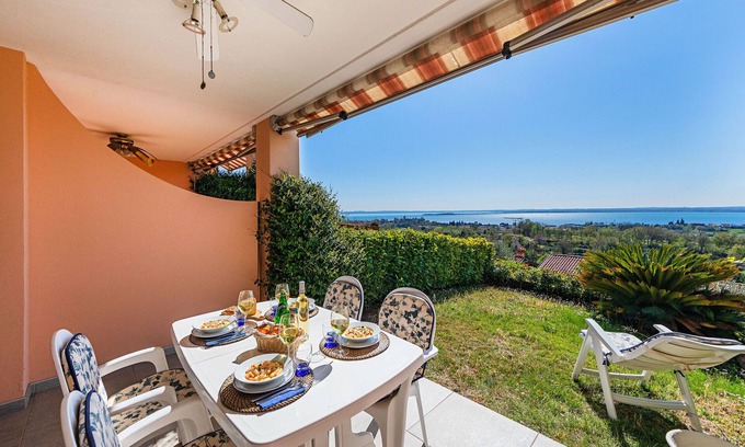 Soiano del Lago Apartment | Residence Giardino 3 by Wonderful Italy