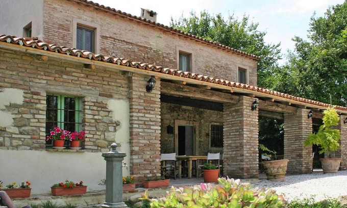 Granarola Apartment | Residence in Vallugola di Gabicce