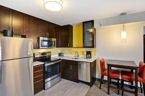 Glendale Hotel | Residence Inn by Marriott Milwaukee North/Glendale