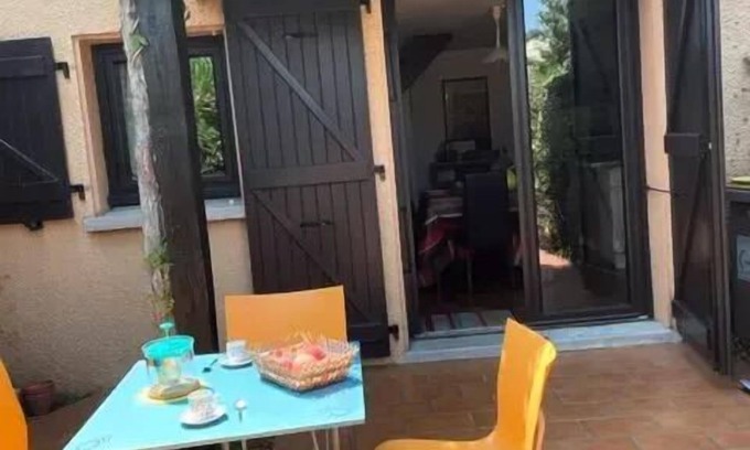 Les Arenes Villa | Residence Les Actinies - Charming cottage 5ARE44 Charming little house with lovely outdoor