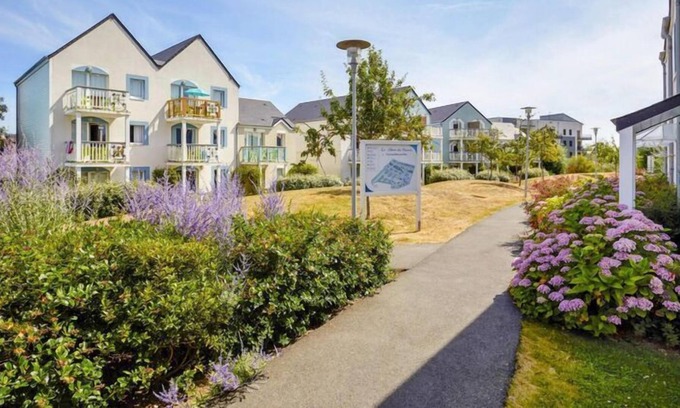 Courseulles-sur-Mer House | Residence Le Chant des Oiseaux in Courseulles-sur-Mer