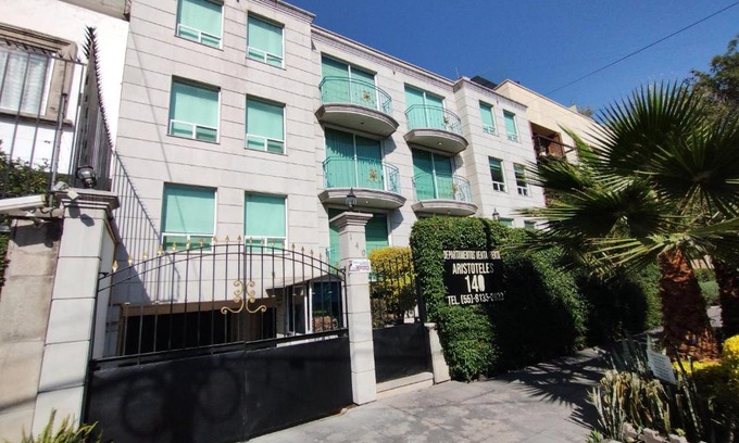 Polanco Apartment | Residence L´Heritage Aristóteles 140 by BlueBay