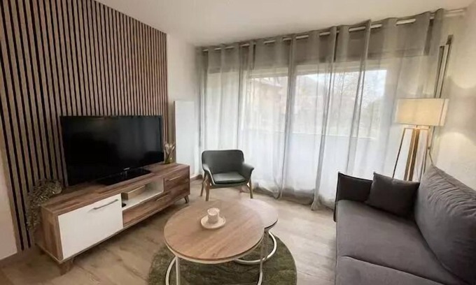 Cadeilhan-Trachere Apartment | Residence Le Palos - Close to the apartment center 6 people at the Residence PALOS A/62