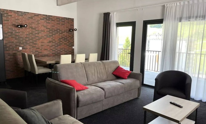 Eaux-Bonnes Apartment | Residence LE PORTILLO Swimming pool - 3 Rooms for 10 People