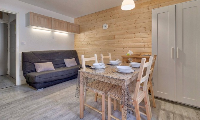Genos Apartment | Residence Les Gourgs Blancs - 80m from the slopes