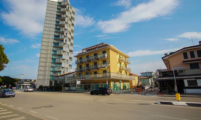 Lido di Jesolo Apartment | RESIDENCE QUITO PIAZZA MAZZINI 150m from the sea and near Pista Azzurra Kart