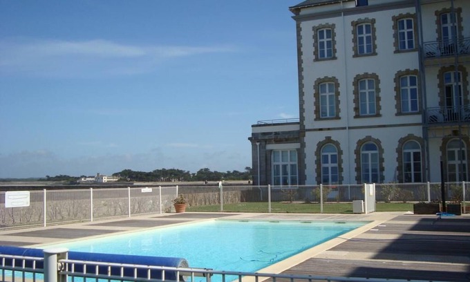 Le Croisic Apartment | Residence Saint-Gcustan, swimming pool and direct beach access