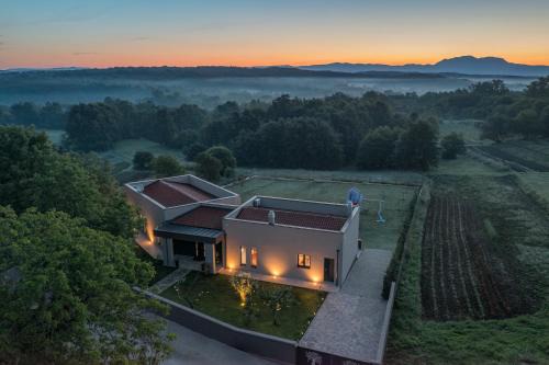 Gracisce Villa | Residence Villa Manuela - Batlug