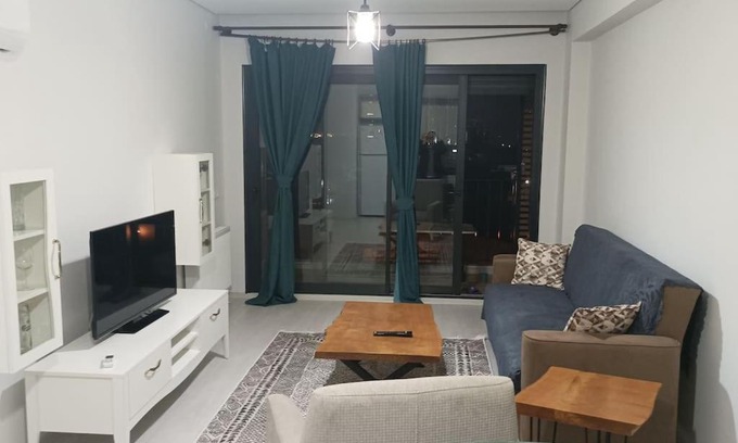 Bayraklı Apartment | Residence with pool and sea view