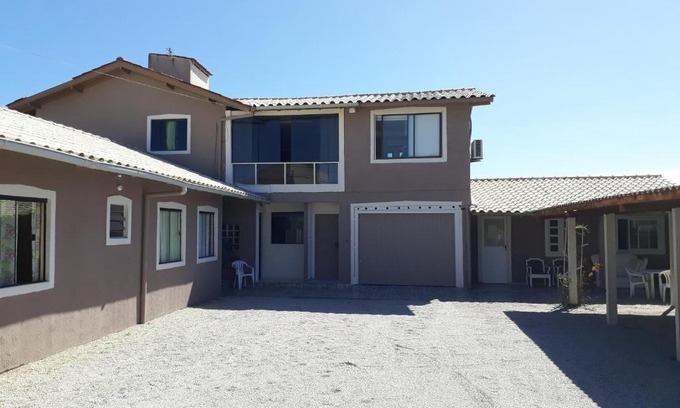 Ingleses Centro House | Residencial Dona Preta