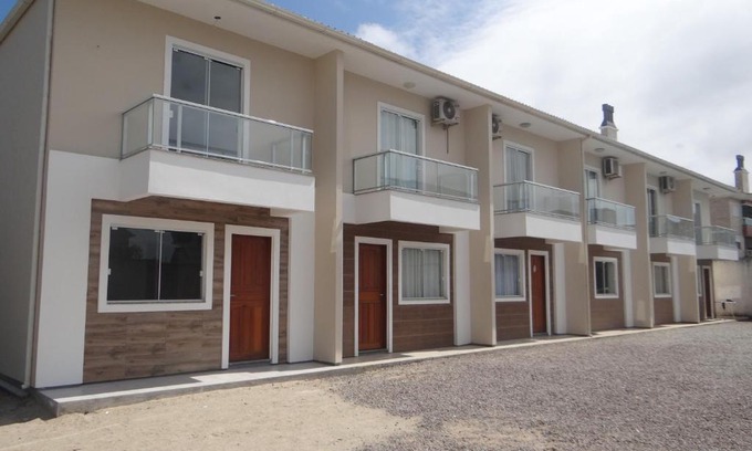 Ingleses do Rio Vermelho House | Residencial Maria Elena