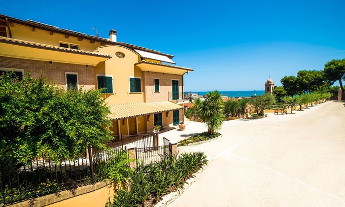 Cupra Marittima Apartment | Residenza Marano - Holiday Apartment Granchio