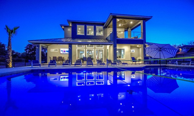 Kingsland House | Resort by Lazy Haven, Hill Country on Lake LBJ, Sleeps 30, Sports Pool/Hot Tub
