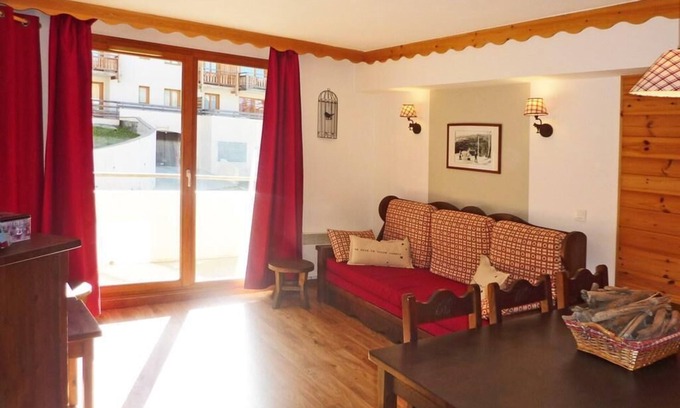 Les Orres Apartment | Resort center, 1st floor, fitness, swimming pool, sauna, balcony, tv, ski locker, 50m², Les Orres