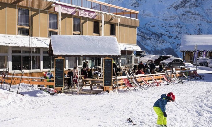 Orcieres-Merlette Hotel | Resort center, view mountain/resort, tv, ski locker, 16m², Orcières Merlette 1850