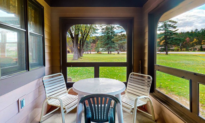 Woodstock Condo | Resort condo & studio with hot tub, seasonal pools, rec center, golf, tennis