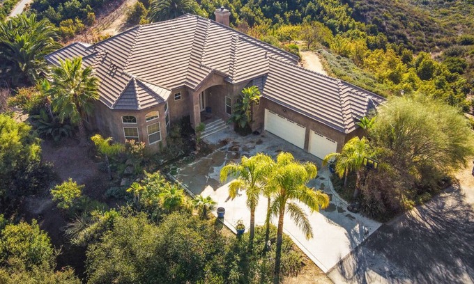 Murrieta House | Resort Farm @ Scenic Plateau Edge w/Pool, Jacuzzi, BBQ
