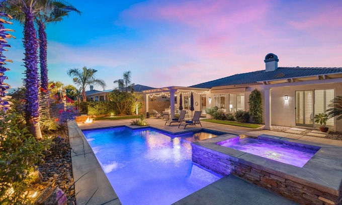 La Quinta House | Resort-like La Quinta Home w/amazing pool/spa & so much more (30+ day)