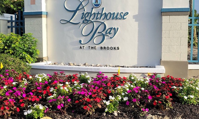 Bonita Springs Condo | Resort living-6 pools, tennis, boche and more! Lakefront unit!