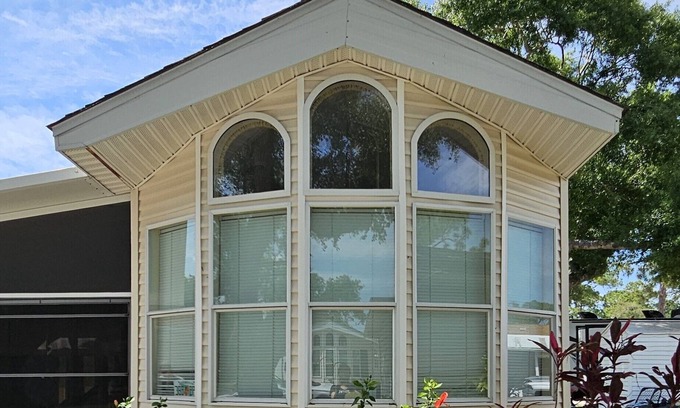 Braden River House | Resort Living at SUN OUTDOORS —Steps to Pool + Golf Cart Included! n