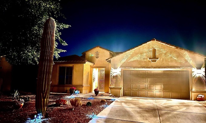 Eleven Mile Corner House | Resort living in beautiful Arizona