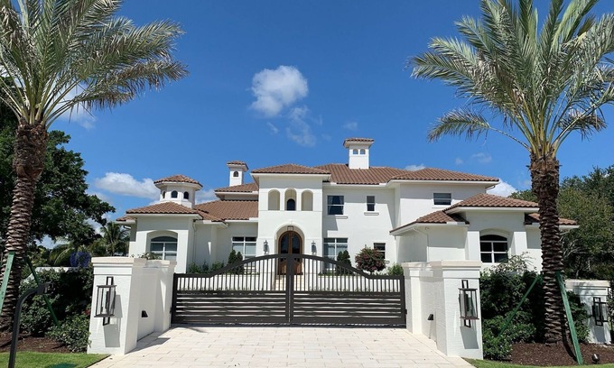 Wellington House | Resort Luxury, Palm Beach Lifestyle, all amenities included!