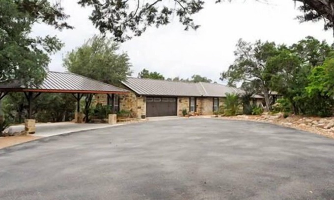 New Braunfels House | Resort Quality 4B Home With Private Pool In Beautiful Hill Country
