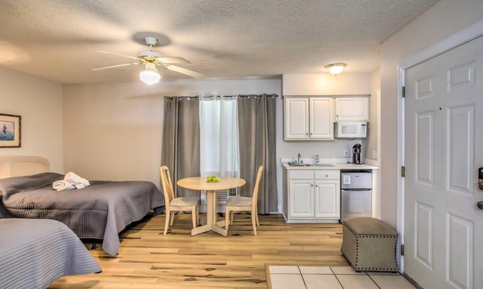 Calabash Apartment | Resort Studio in Calabash Golf, Dine and Swim!