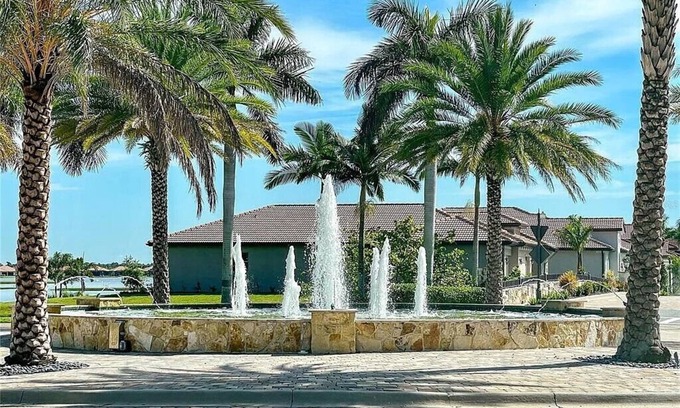 Nokomis House | Resort style community living