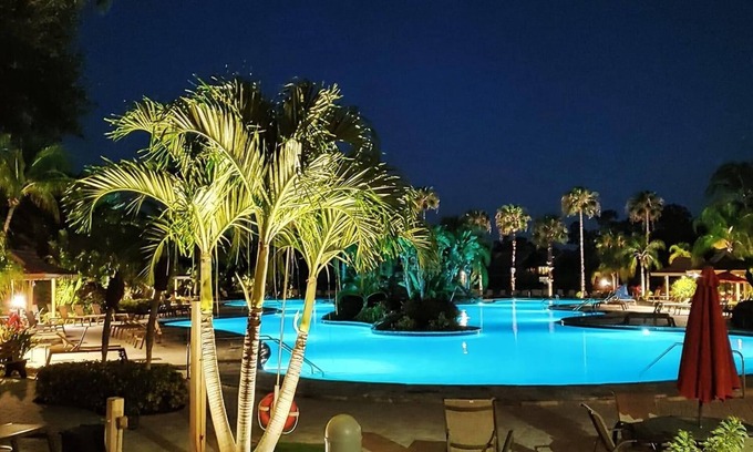 Naples Condo | Resort-style condo - close to great beaches and downtown Naples.