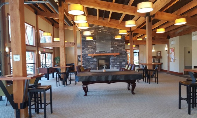 Lindell Beach Cottage | Resort Style Cottage at Cultus Lake - ++ amenities - perfect for families
