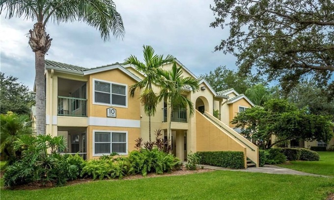 Villas Condo | Resort style Florida living!