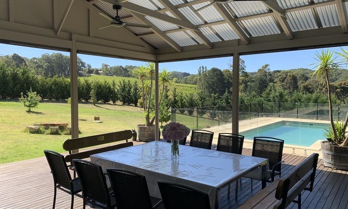 Summertown House | Resort style home set among boutique vineyards.