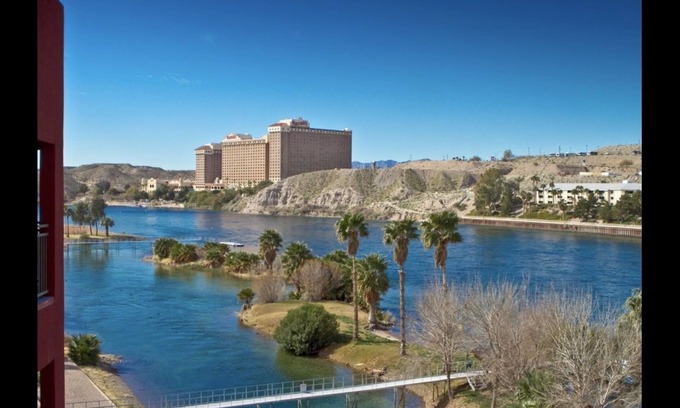 Bullhead City Condo | RESORT STYLE RIVER FRONT CONDO.