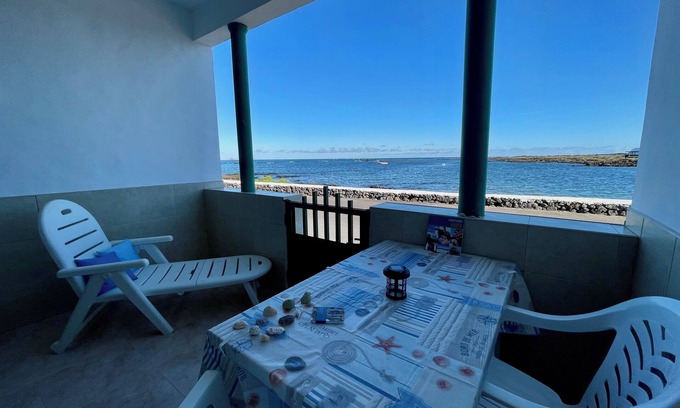 Orzola House | Respira la Tranquilidad Frente al mar - Casa Coral