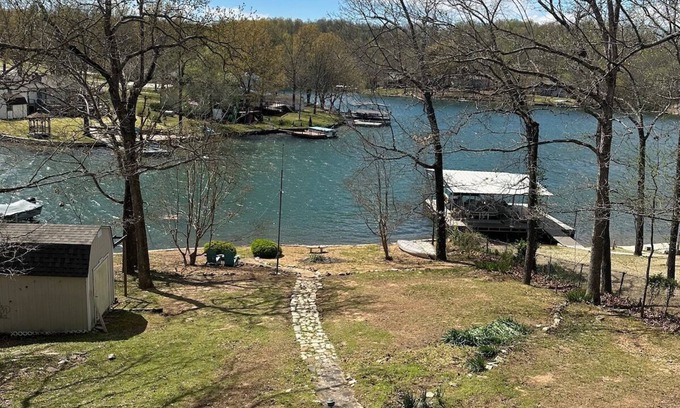 Cherokee Village House | Rest and Relax on Thunderbird