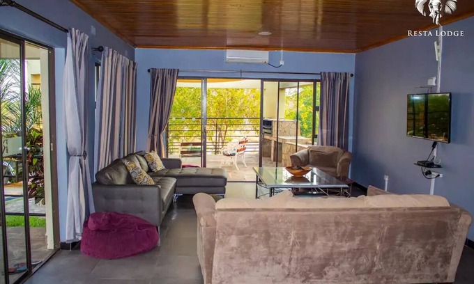 Kariba Cottage | Resta Lodge Kariba Cottage A