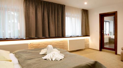 Zlin House | Restaurace a penzion pod hradem