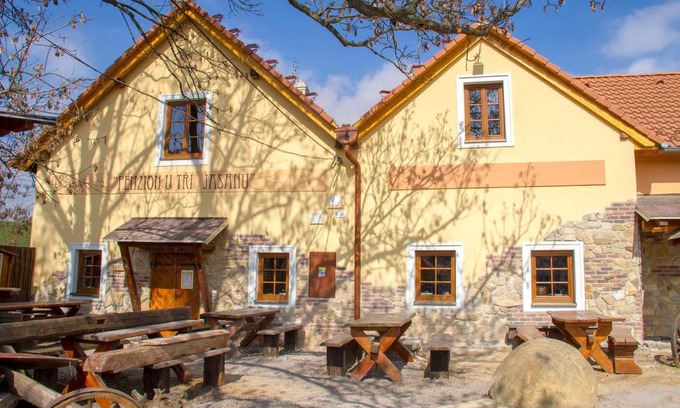 Novy Saldorf-Sedlesovice House | Restaurace & Penzion U Tří Jasanů