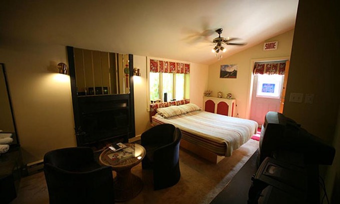 Sainte-Agathe-des-Monts Hotel | Restaurant Auberge Chez Girard