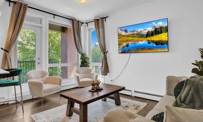 Mission District Condo | Restaurants, downtown life @17th+Mission #231750 #231750