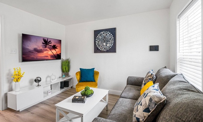 Cedar Crest House | Restful getaway, 4.3 mi to downtown, DAL, DFW