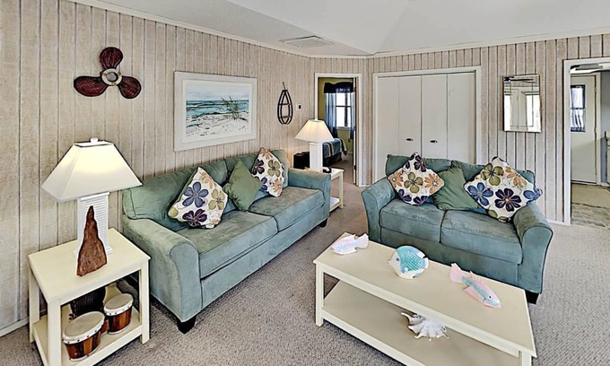Myrtle Beach Cottage | Restful Guest Cottage Pool 4 Blocks to the Beach