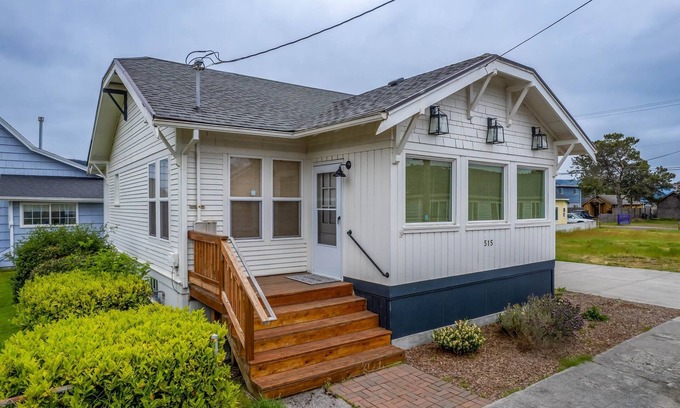 Seaside House | Restored 1926 Seaside Home close to the Beach and the Promenade.