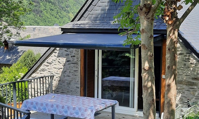 Estarvielle House | Restored barn in the heart of the mountains