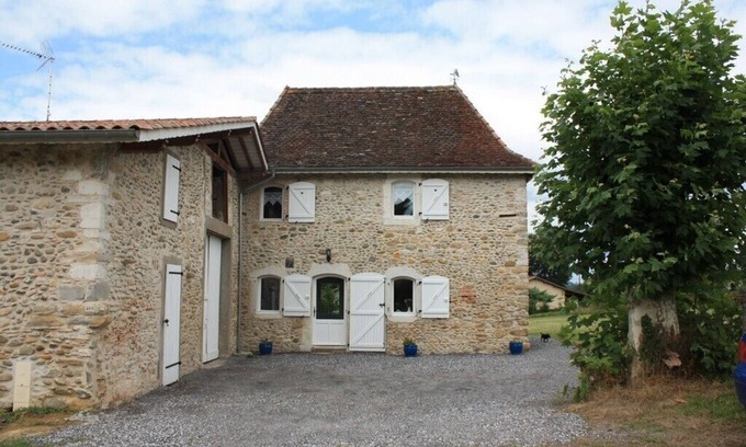 Castagnede House | Restored farm 6kms from SALIES de BEARN
