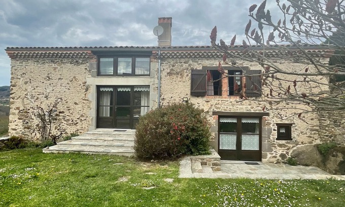 Saint-Ilpize Cottage | Restored farmhouse, 3 bedrooms, fireplace