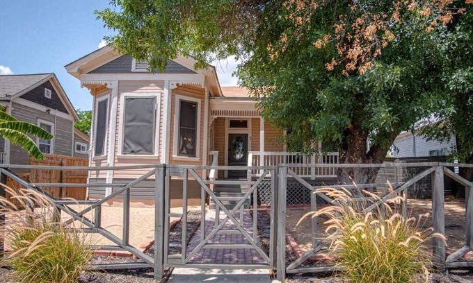 Historic Garderns House | Restored Historic 2BR/1.5BA House Near Downtown